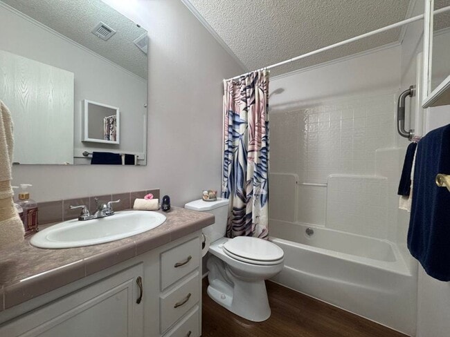 Building Photo - 2/2 in Plantation Oaks