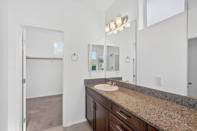 Building Photo - BEAUTIFUL TWO STORY HOME LOCATED IN NORTH  LAS VEGAS