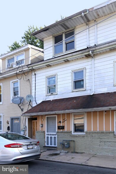 Building Photo - 418 Freeman St