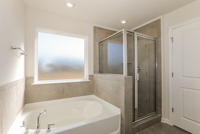 Building Photo - 739 Sara Mdw Rd