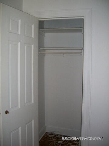 Building Photo - 52 Clearway St
