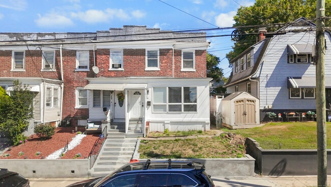 Building Photo - 366 Remington St