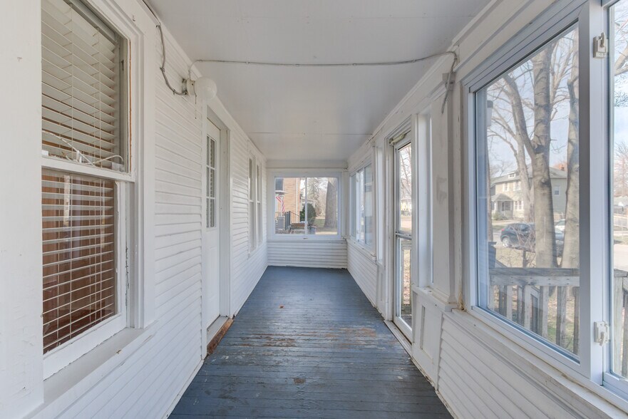 Building Photo - 610 E Lewiston Ave