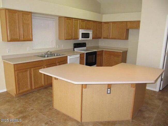 Building Photo - 4757 W Kristal Way