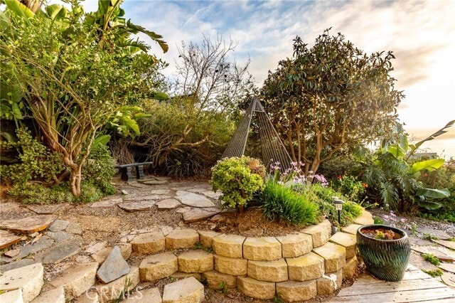 Building Photo - 805 Katella St