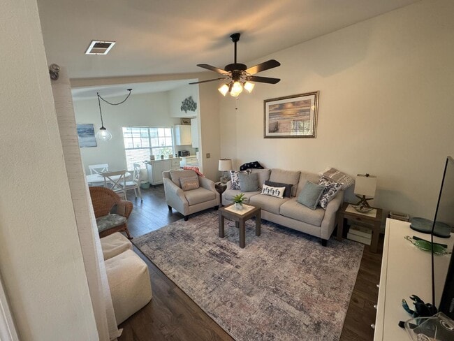 Building Photo - 12 Old S Ct