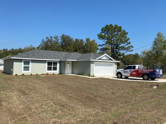 Building Photo - Custom Home - Desirable SE Ocala Neighborhood 3/2/2 **Available Soon**