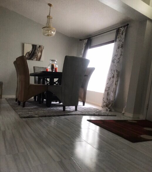 Primary Photo - 1523 Elmhurst Cir SE