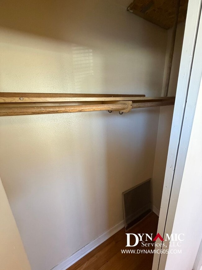 Building Photo - Updated 4+ Bedroom, 2 Bathroom House By Augustana University