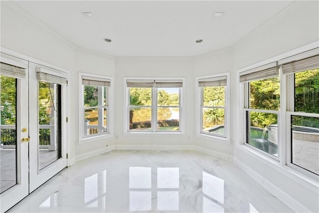 Building Photo - 675 Falls Lake Dr