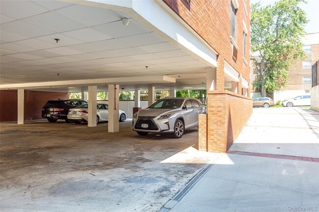 Building Photo - 55 S Middle Neck Rd