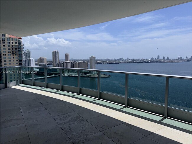 Building Photo - 1331 Brickell Bay Dr