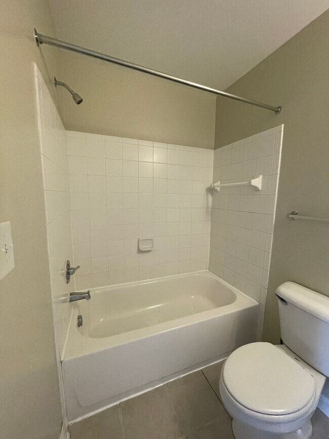 Building Photo - 17-1727 BBCH