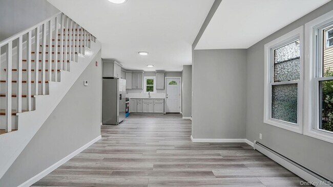 Building Photo - 103 Third Ave