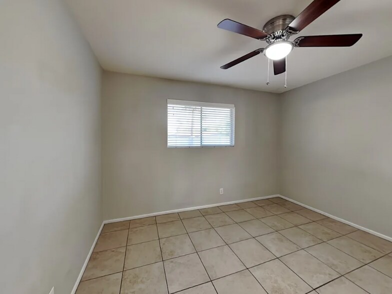 Building Photo - 413 E Fremont Dr