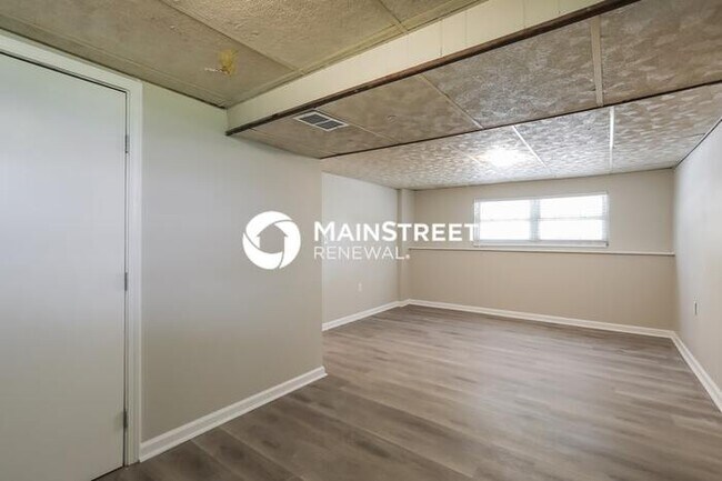 Building Photo - 3 Bedroom Pet-Friendly Home in INDEPENDENC...