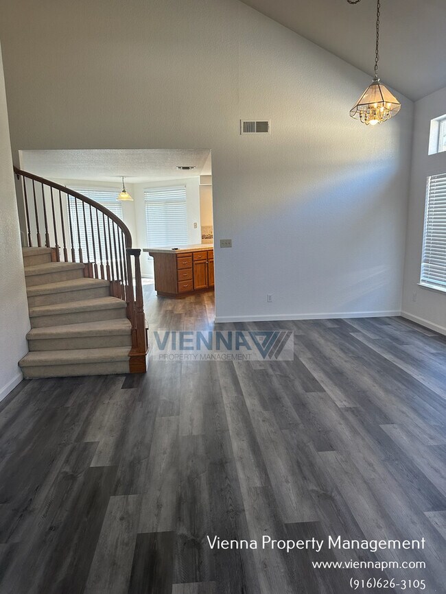 Building Photo - 108 Donegan Ct