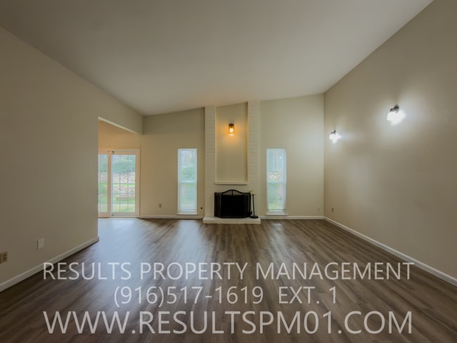 Building Photo - Beautifully Renovated 3 Bedroom Available Now