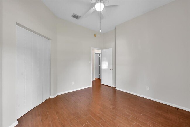 Building Photo - 10914 Waterview Cir