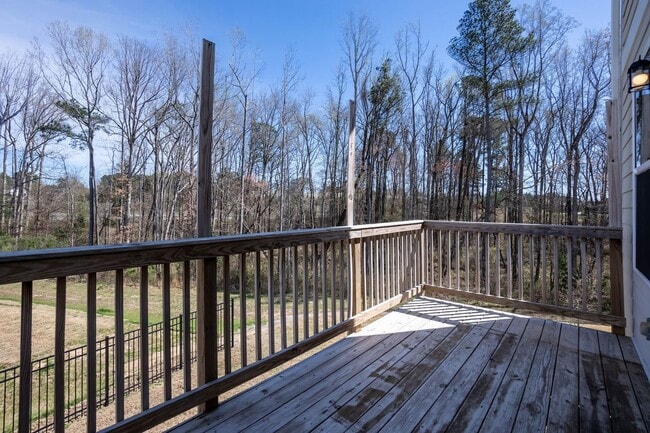 Building Photo - Four Bedroom Townhome!