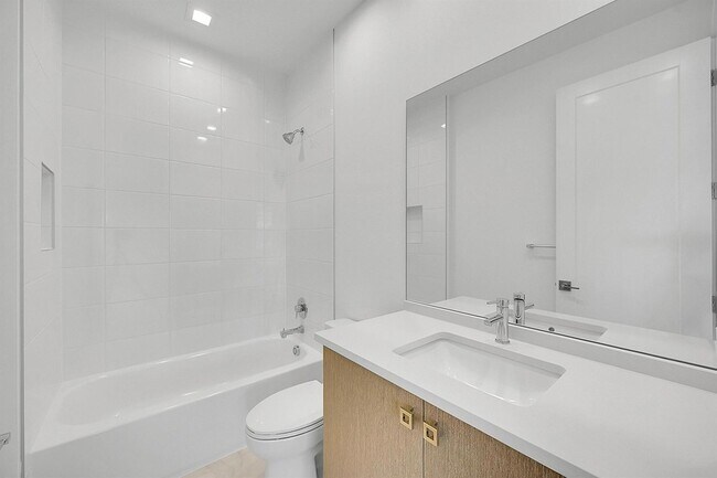 Building Photo - 13072 Feathering Wy