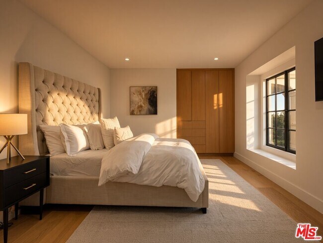Building Photo - 3909 Villa Costera