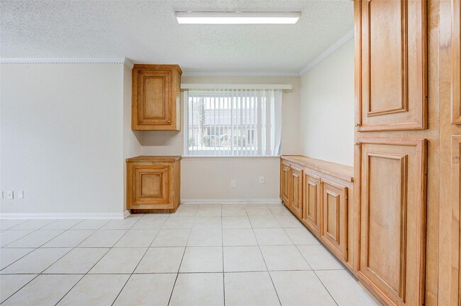 Building Photo - 12028 Mighty Oak Dr