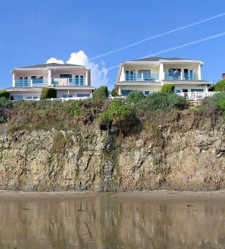Building Photo - 6577 Del Playa Dr