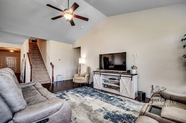 Building Photo - Beautiful Home for Rent 5 bed 3.5 bath