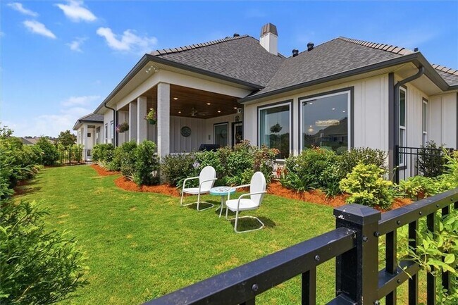Building Photo - 501 N Corniche Du Lac