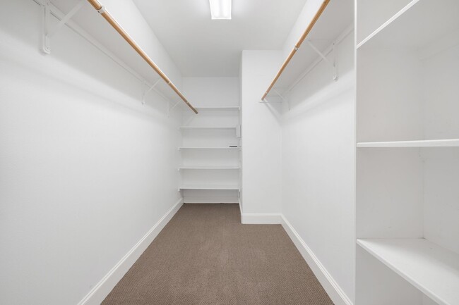 Building Photo - "Where Comfort Meets Convenience"