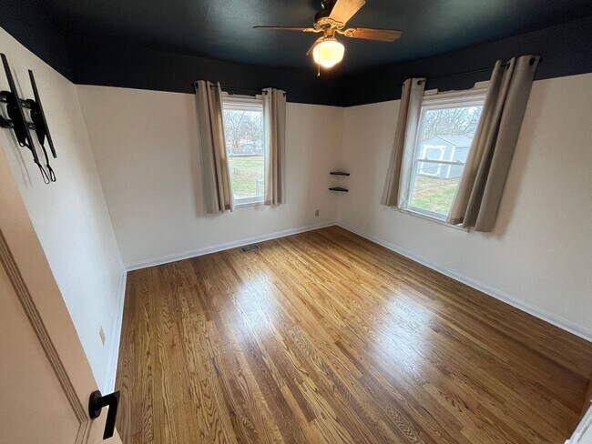 Building Photo - 2029 McClung Ave
