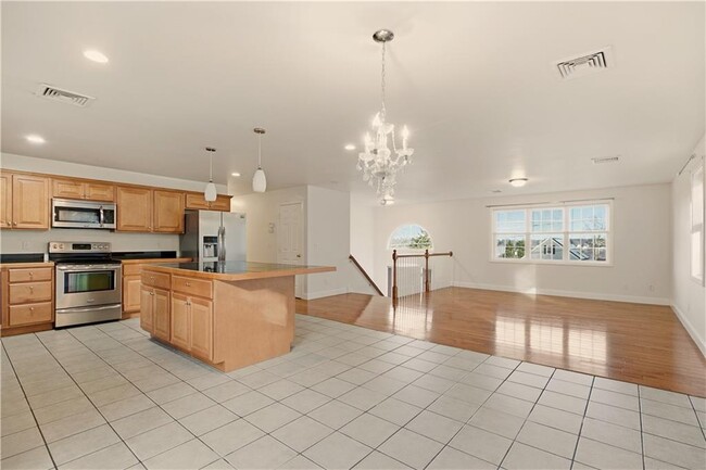 Building Photo - 37 Thayer St