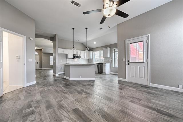 Building Photo - 4109 Pinewood Dr