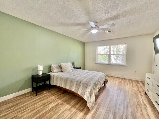 Building Photo - 2849 Penn St