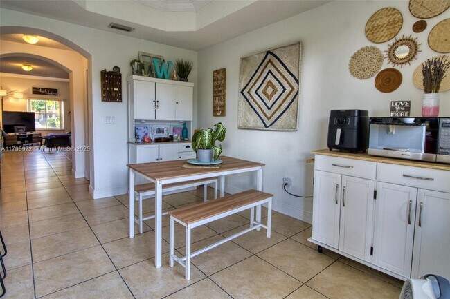 Building Photo - 4930 Windward Way