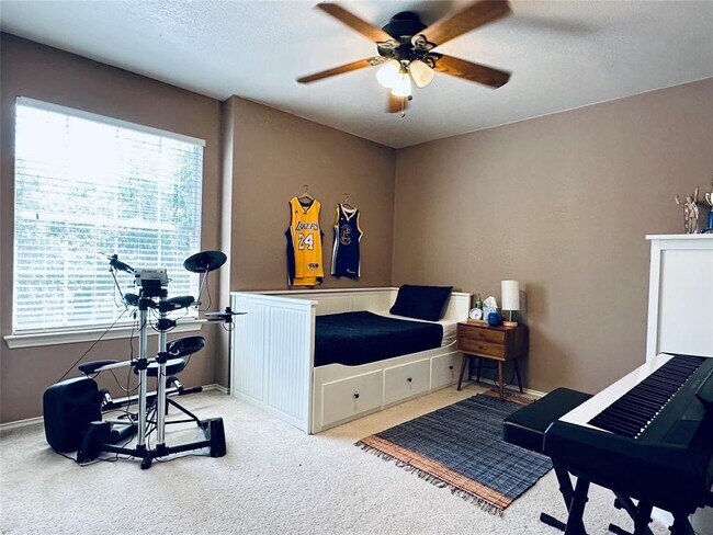 Building Photo - 8300 Alvin High Ln