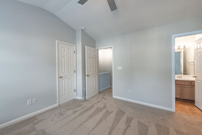 Building Photo - 1732 Sorrell Brook Way