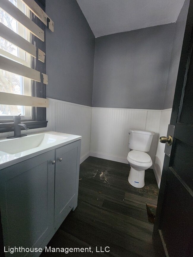 Building Photo - 4 br, 1.5 bath House - 67 Leo St.