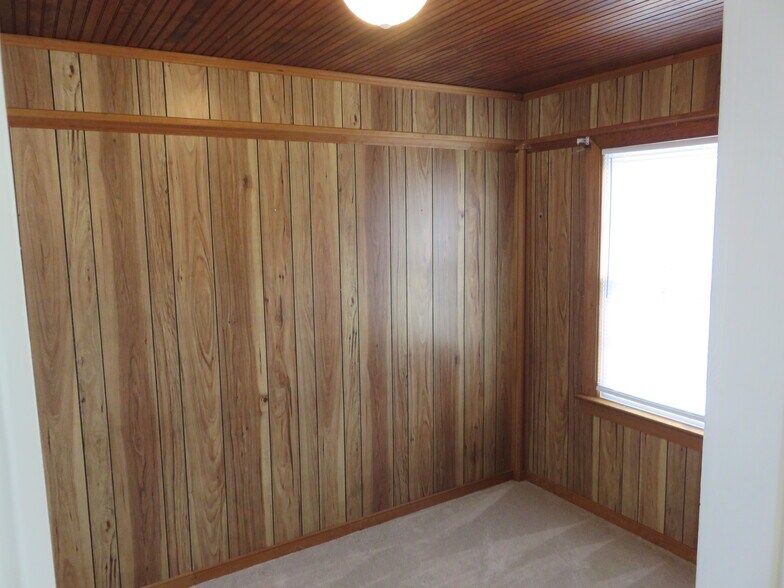 Building Photo - 5906 New Osborne Tpke