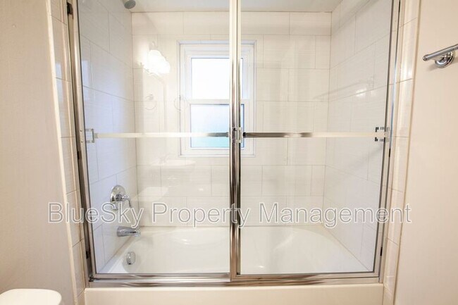 Building Photo - 614 Rock Creek Road