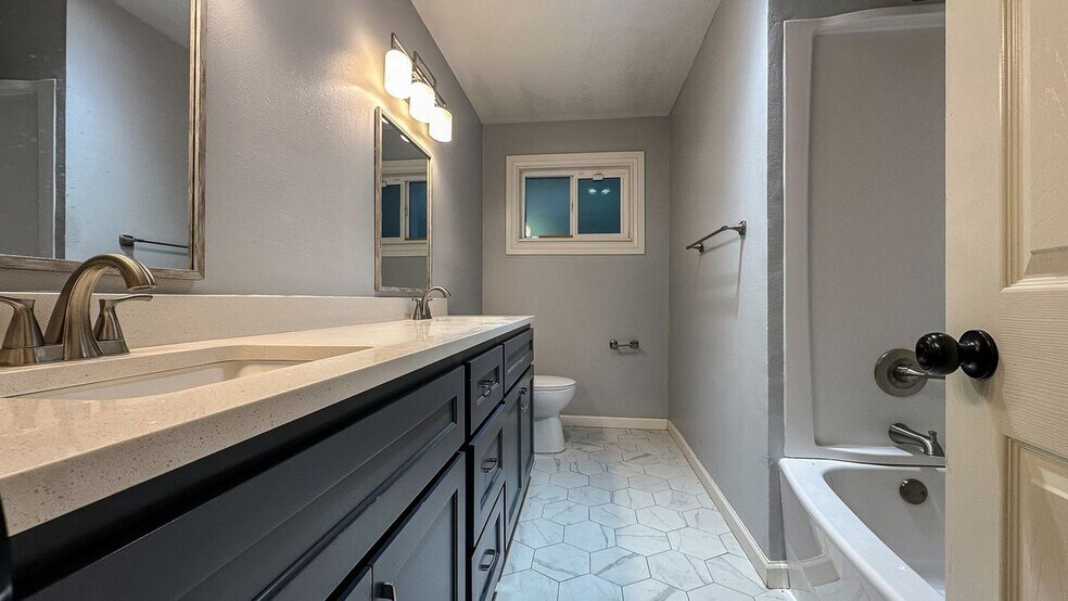 Building Photo - 6916 Polvadera Dr