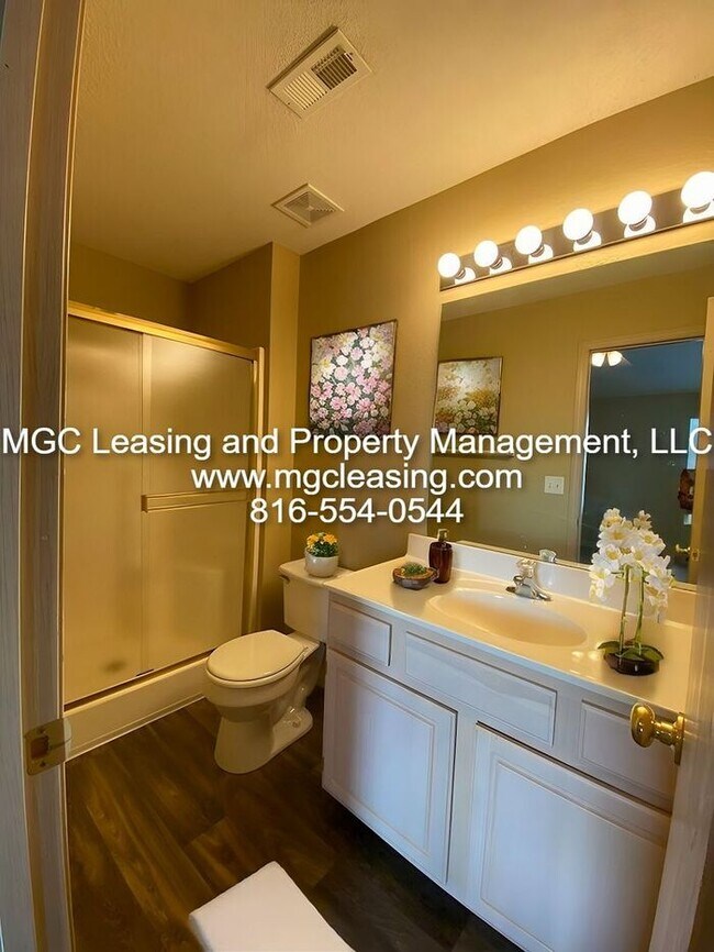 Building Photo - South Garden Two Bedroom Townhome