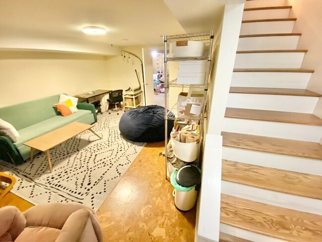 Building Photo - 3 Bedroom Condo in South Burlington VT Available 12/6!