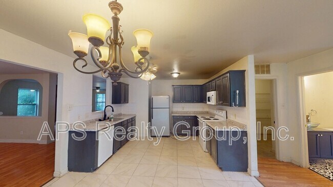 Building Photo - 4209 Oak Pointe Dr