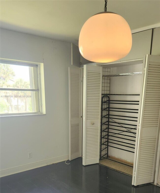 Building Photo - 3811 NW 84th Ave