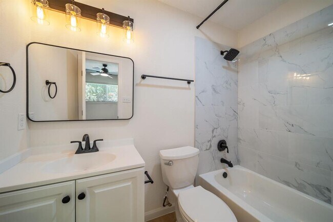 Building Photo - 5005 Cape Verde Cove