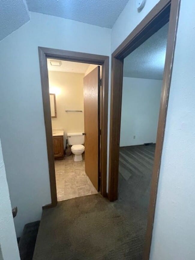 Building Photo - 3 Bedroom Townhome Close to College Avenue