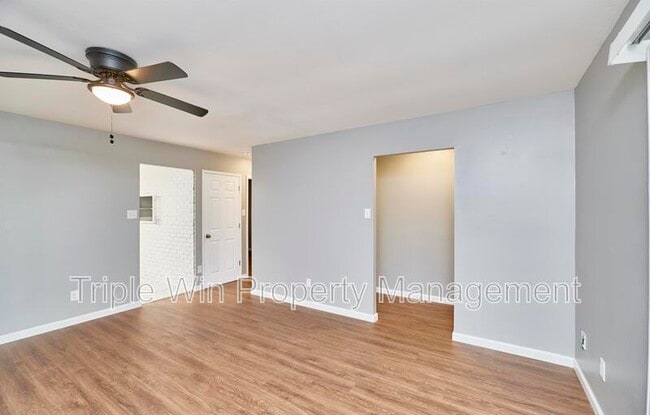 Building Photo - 2400 E Humes Ln