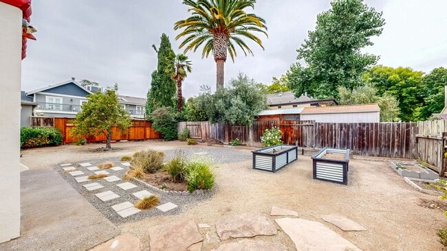 Building Photo - PURE Property Management -  Charming 2BR/1...
